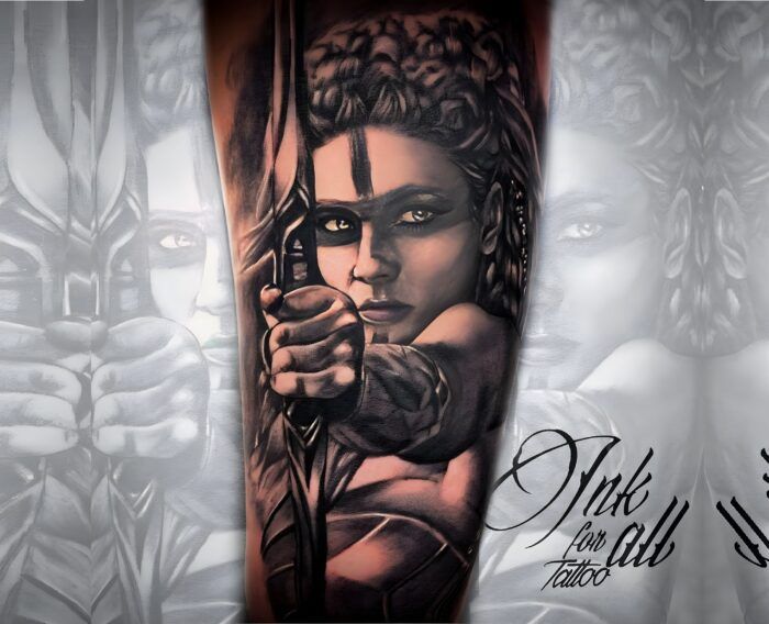 Tatuaje amazona con arco realizado por Aitor Murga en Ink for All Tattoo