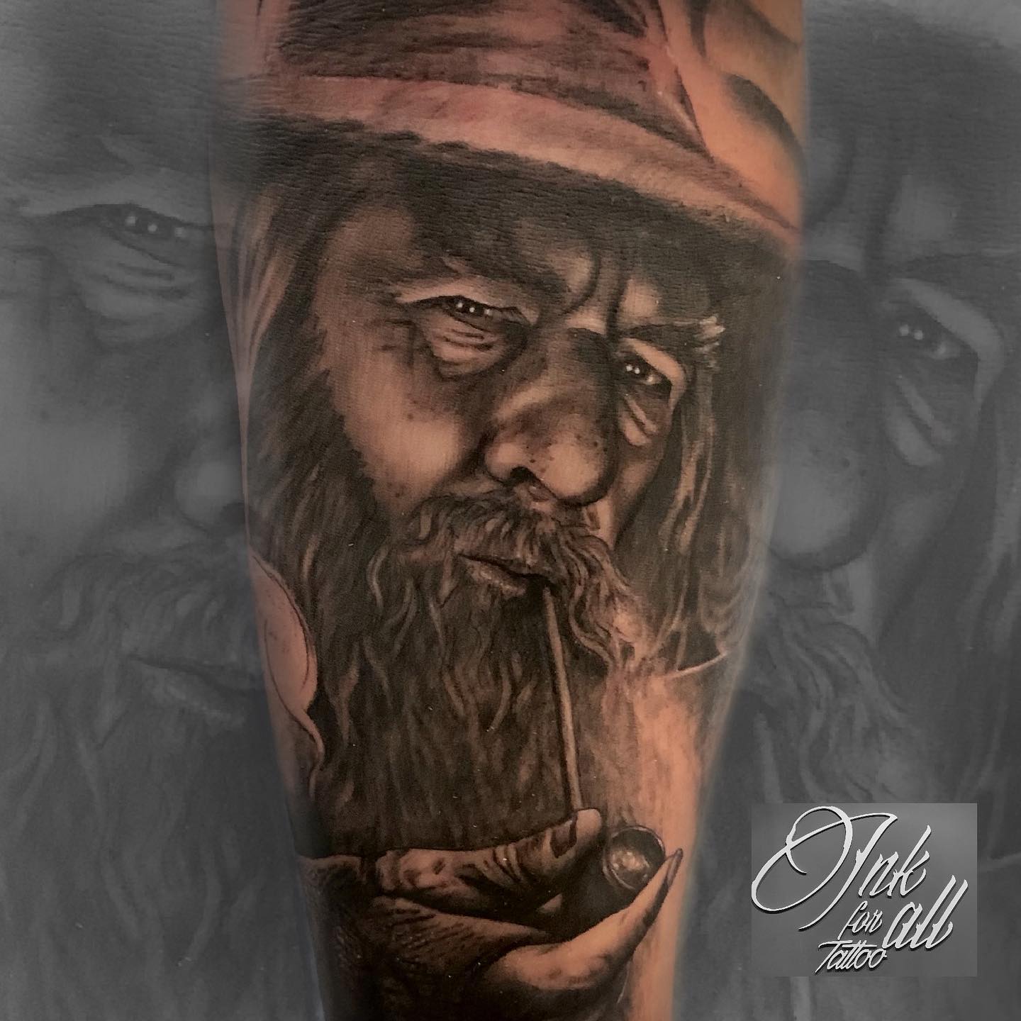 Tatuaje realista de Gandalf realizado por Aitor Murga en Ink for All Tattoo