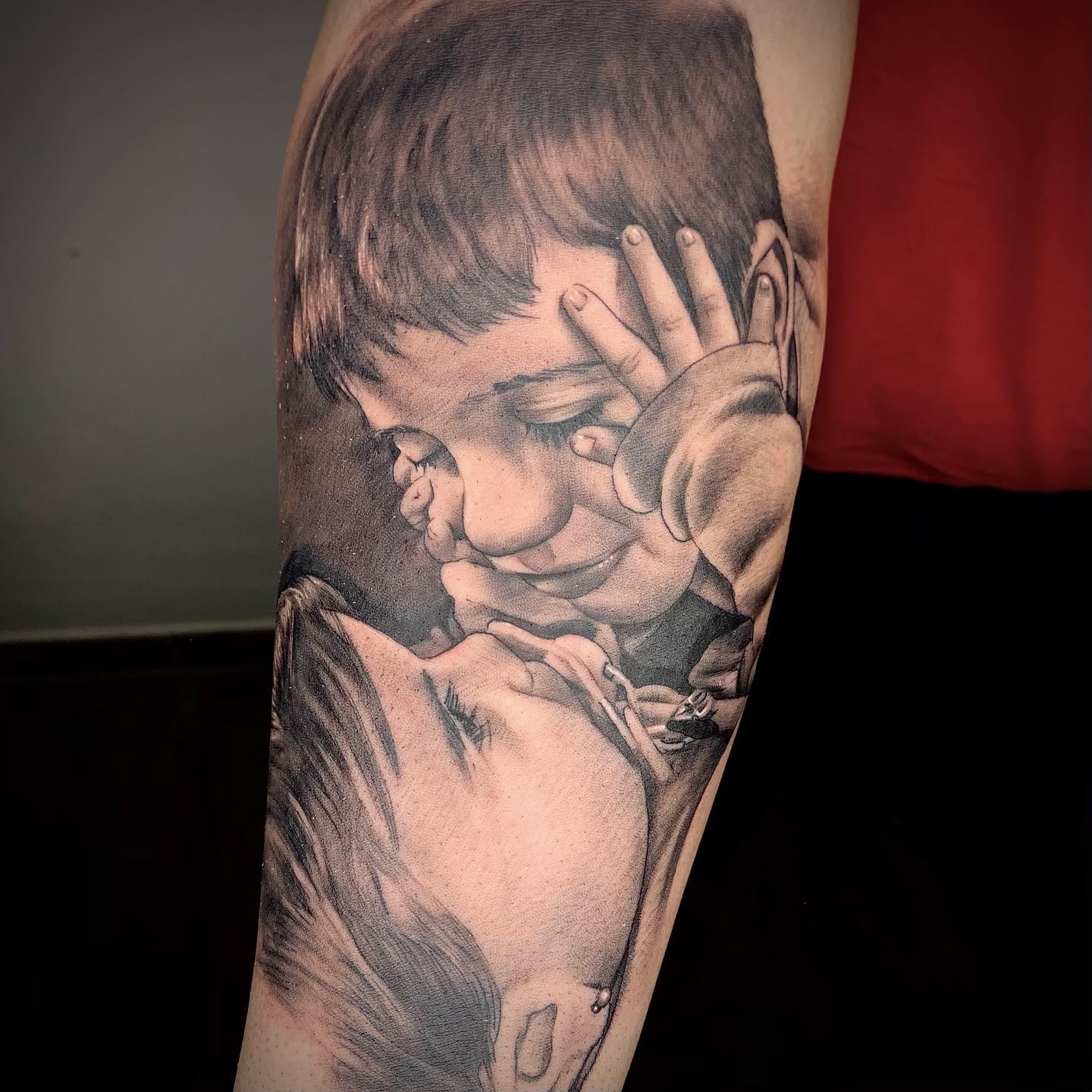 Tatuaje realista de 2 hermanos Ink For All Tattoo