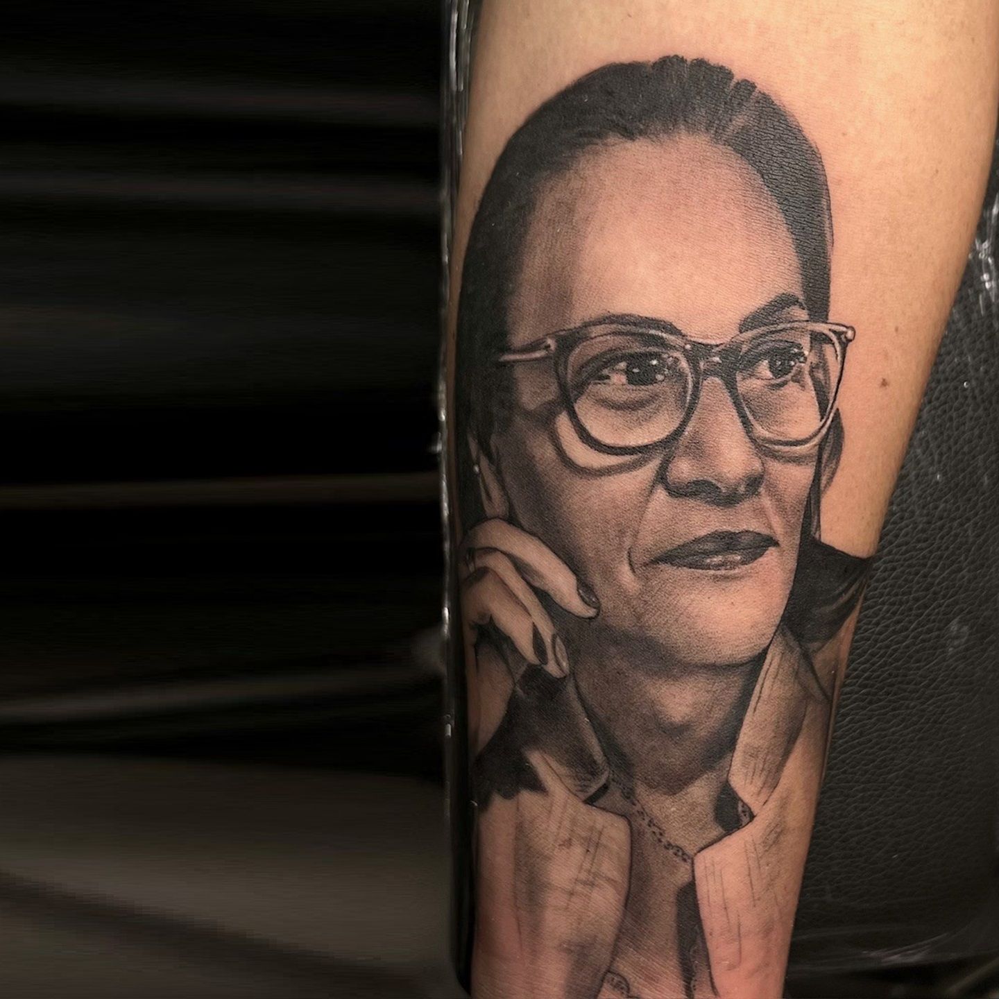 Retrato mujer tatuado por Aitor Murga en Ink for All
